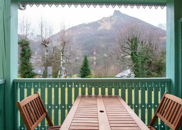 Chalet Triplex Pour 7 Pers. Avec Terrasse, Parking, Proche Telecabine Et Commerces - Fr-1-401-178